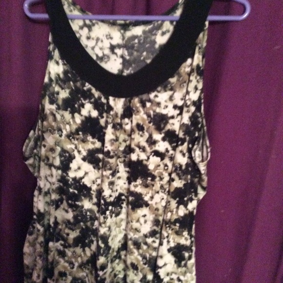 Macy's Tops - Like new silky patteened blouse